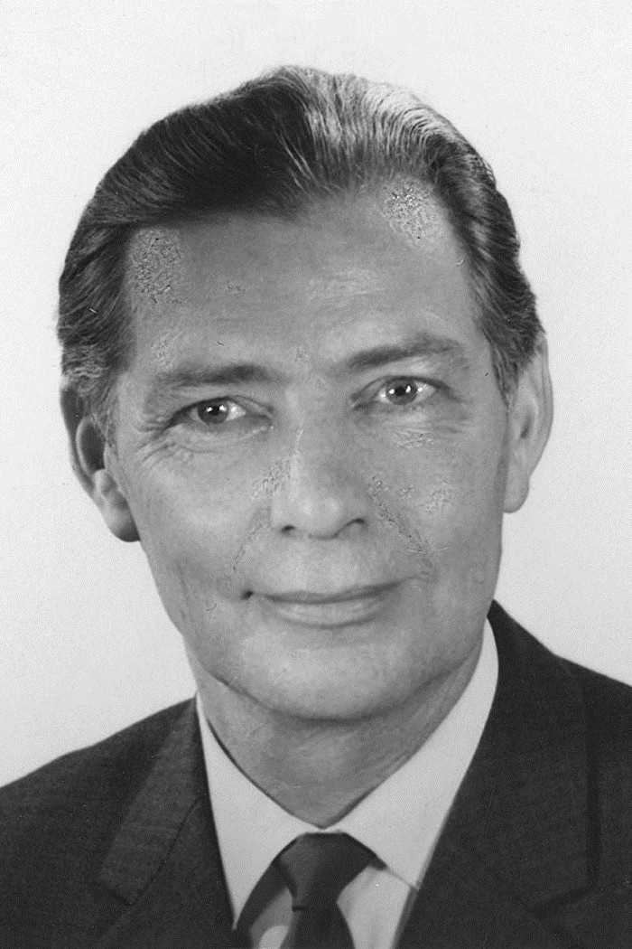 Toivo Mäkelä backdrop