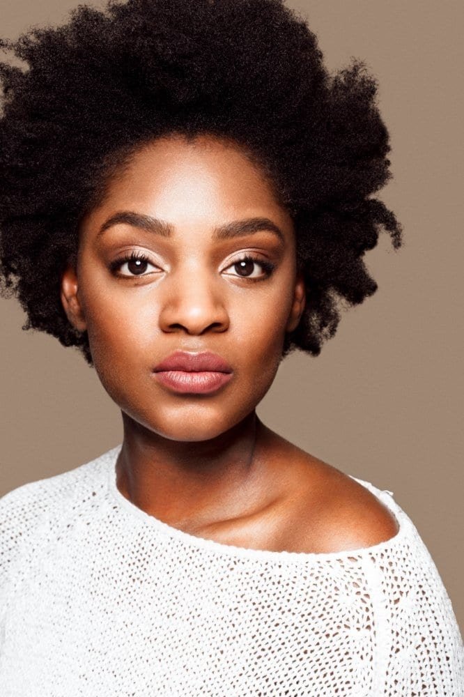 Yaani King Mondschein backdrop