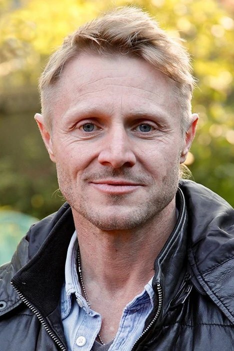 Cameron Nugent backdrop