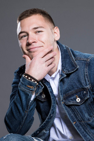 Karlo Maloča backdrop