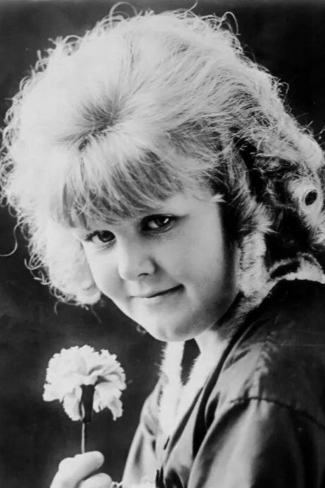 Thelma Salter backdrop