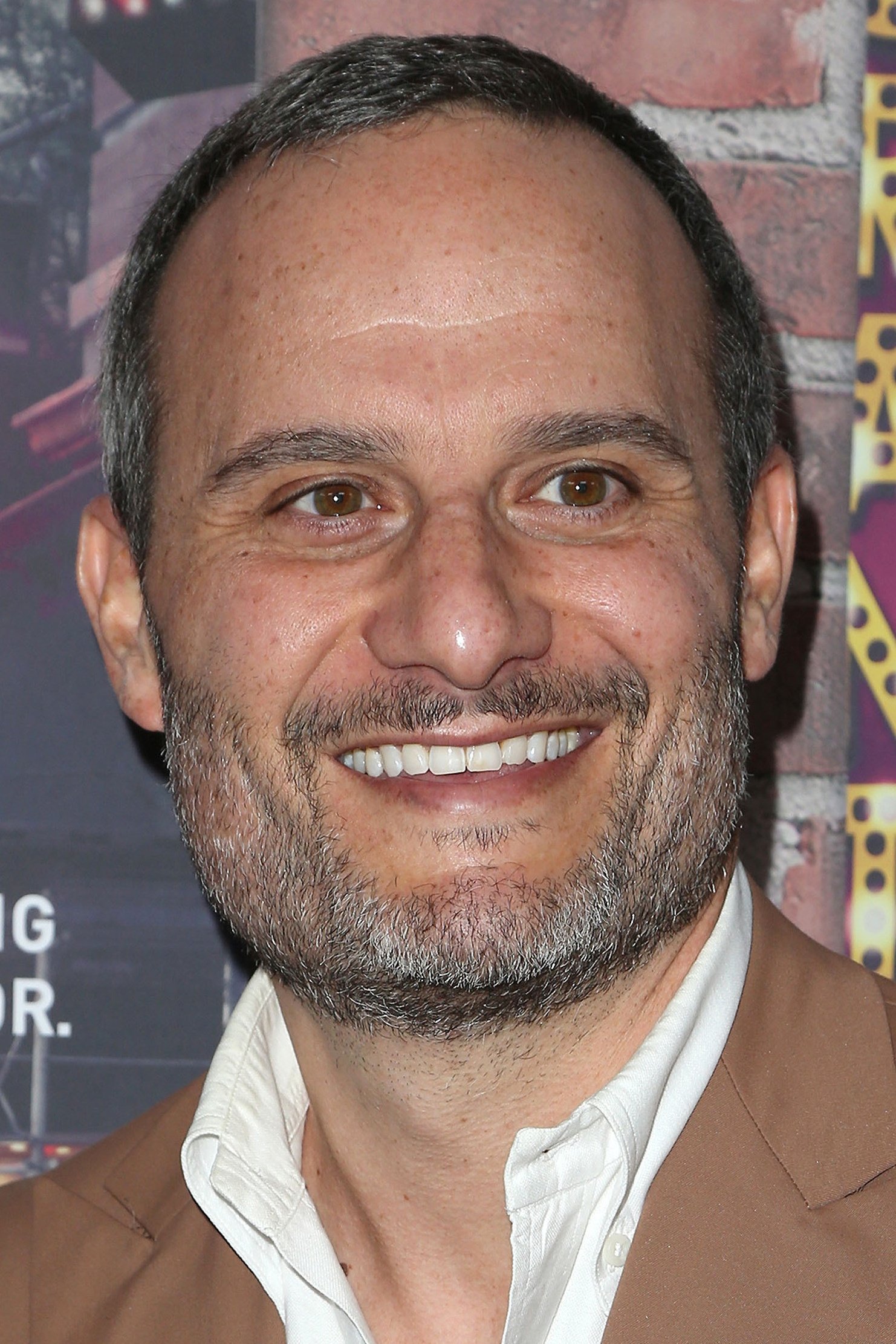 Xhuda Miler backdrop