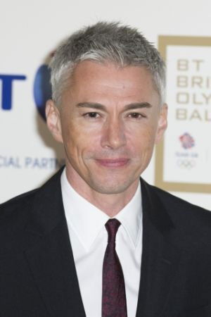 Xhonatan Edëards backdrop