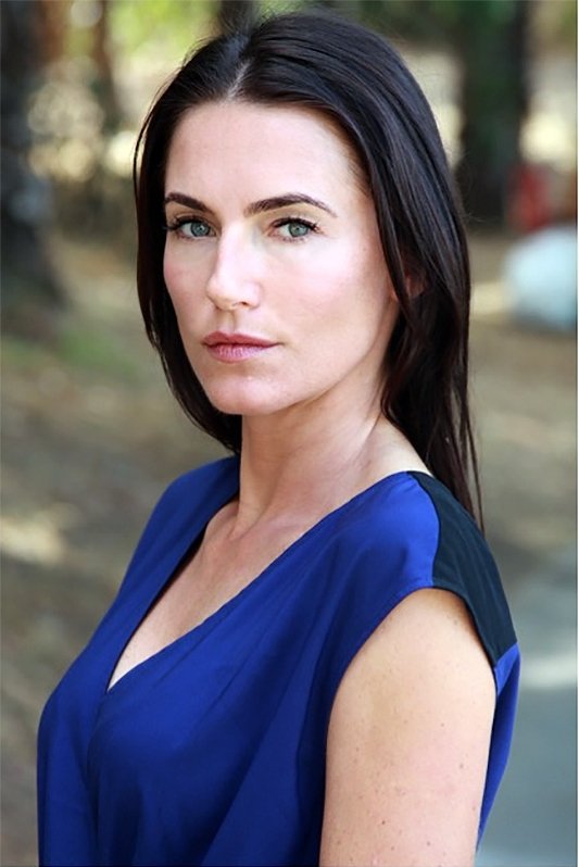 Kinga Philipps backdrop