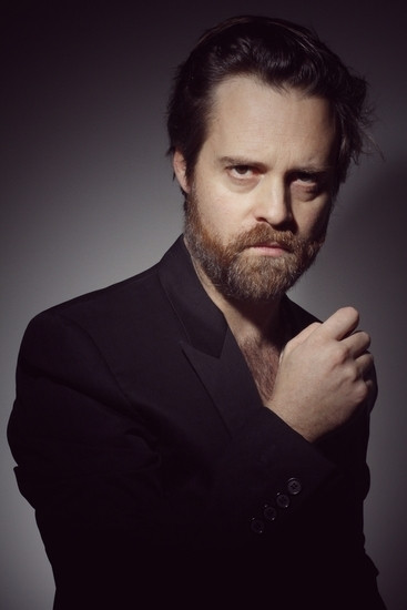 Julien Girbig backdrop