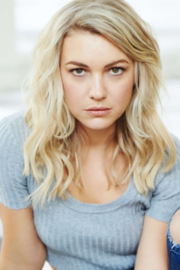 Saskia Hampele backdrop