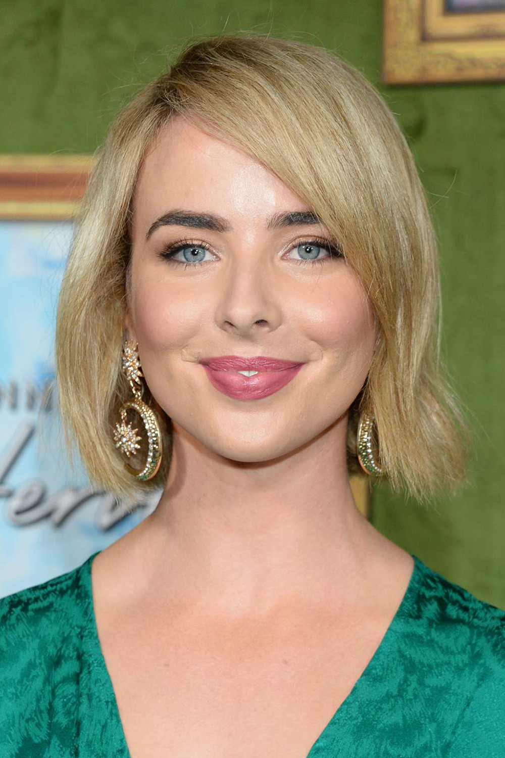 Ashleigh Brewer backdrop