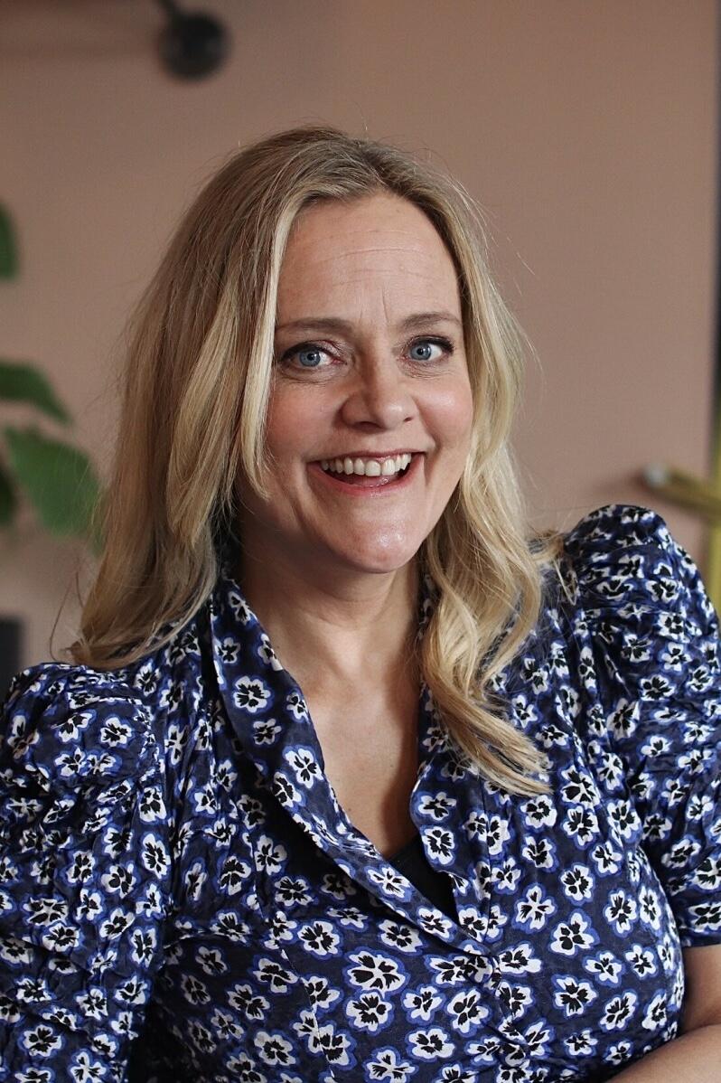 Henriette Steenstrup backdrop