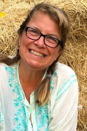 Jacqueline Dandeneau backdrop