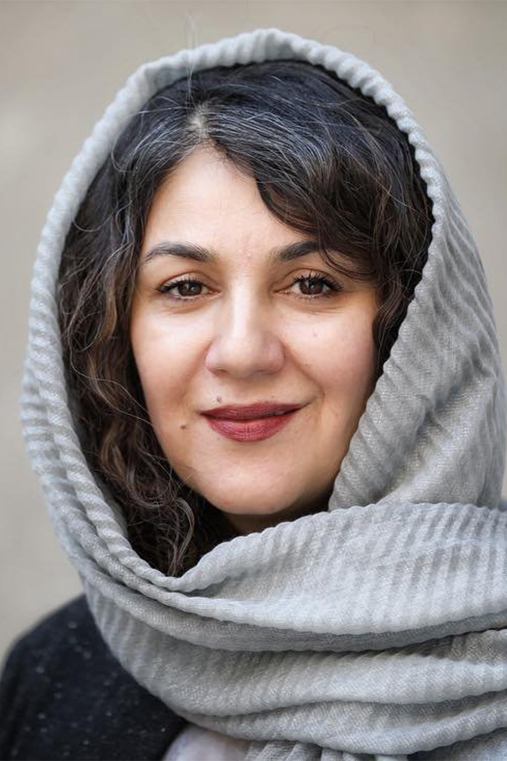 Setare Eskandari backdrop