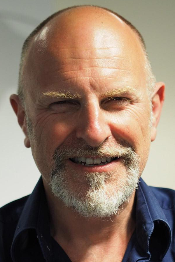 Simon Evans backdrop