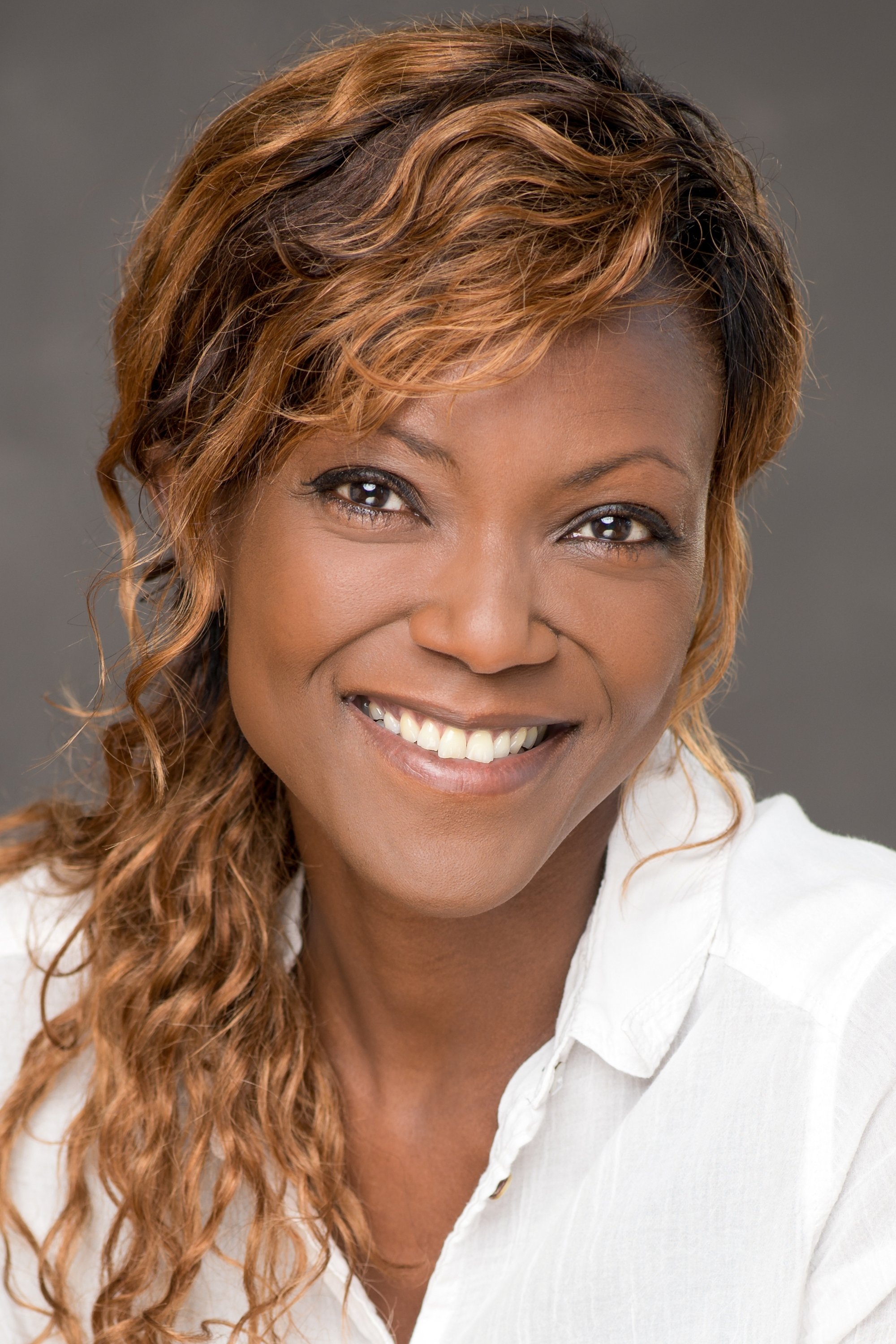 Samantha Kaine backdrop