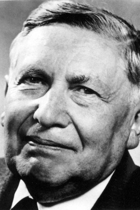 Julius Pinschewer backdrop