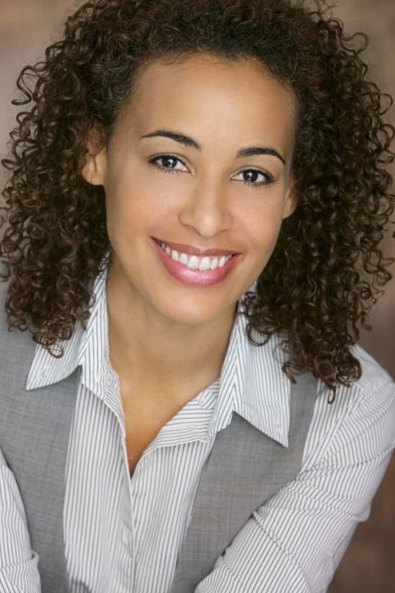 Stephanie Mello backdrop