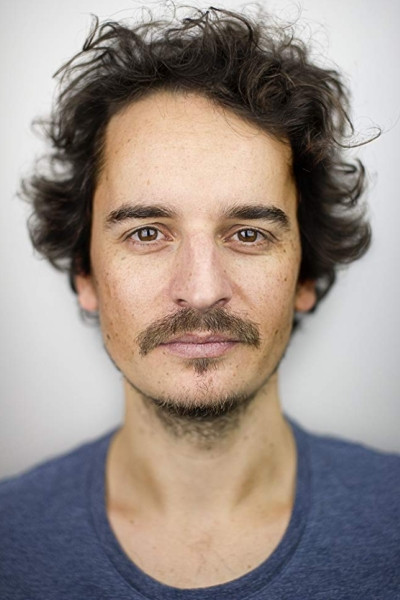 Chris Leaney backdrop