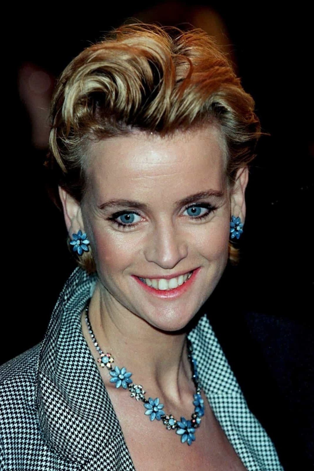 Daphne Deckers backdrop