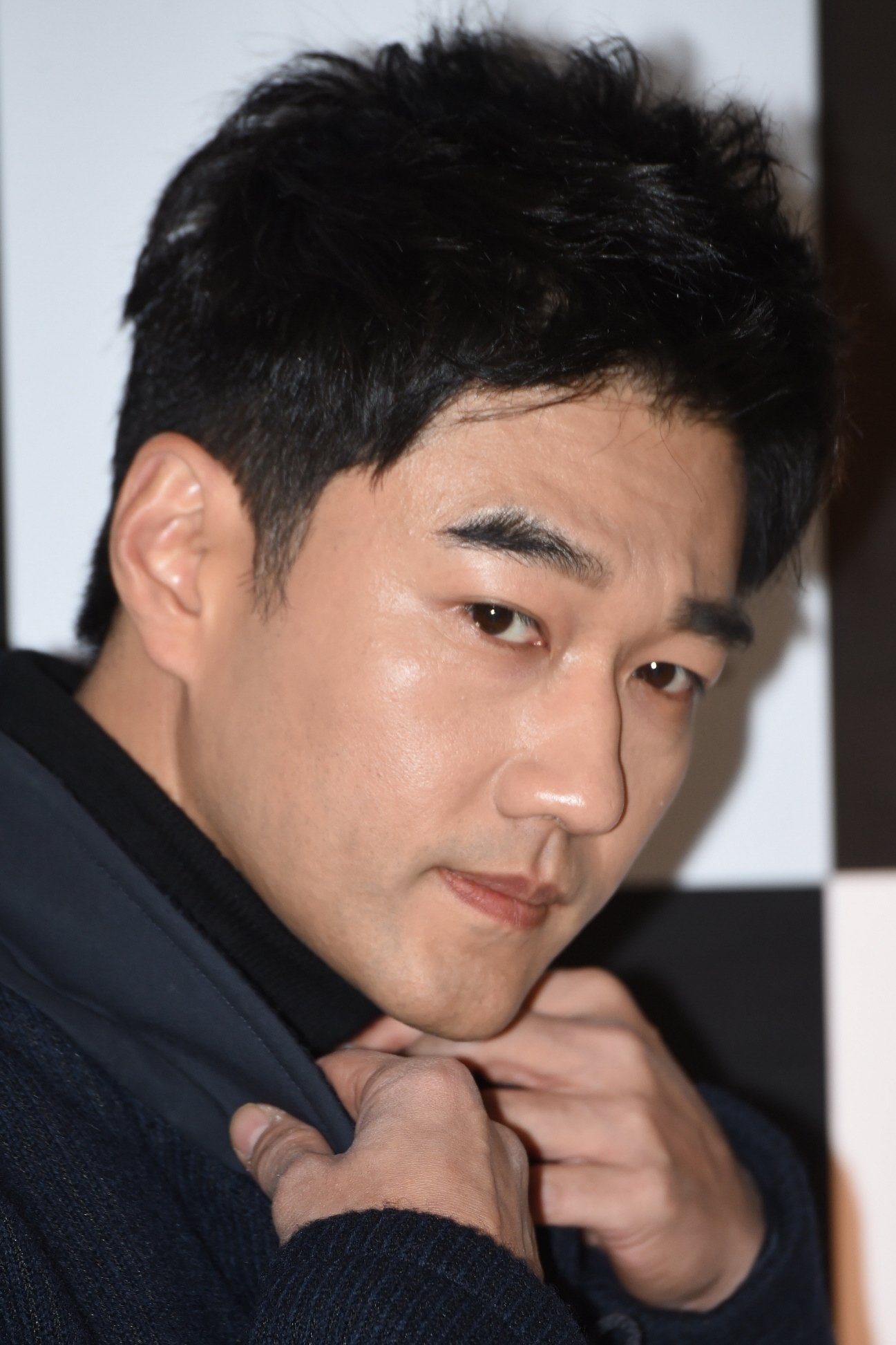 Lee Joo-hyun backdrop