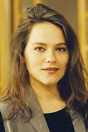 Vivianne Pasmanter backdrop