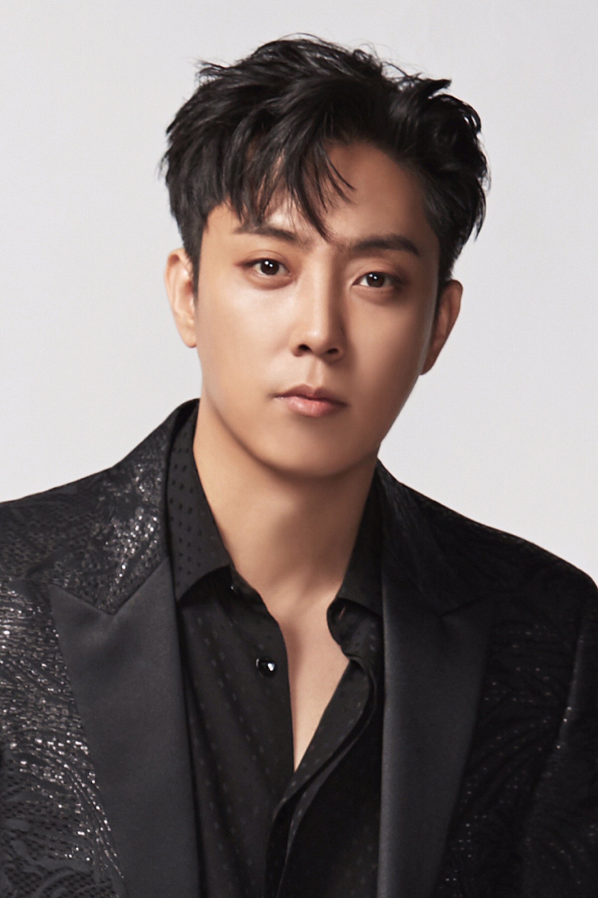 Eun Ji-won backdrop