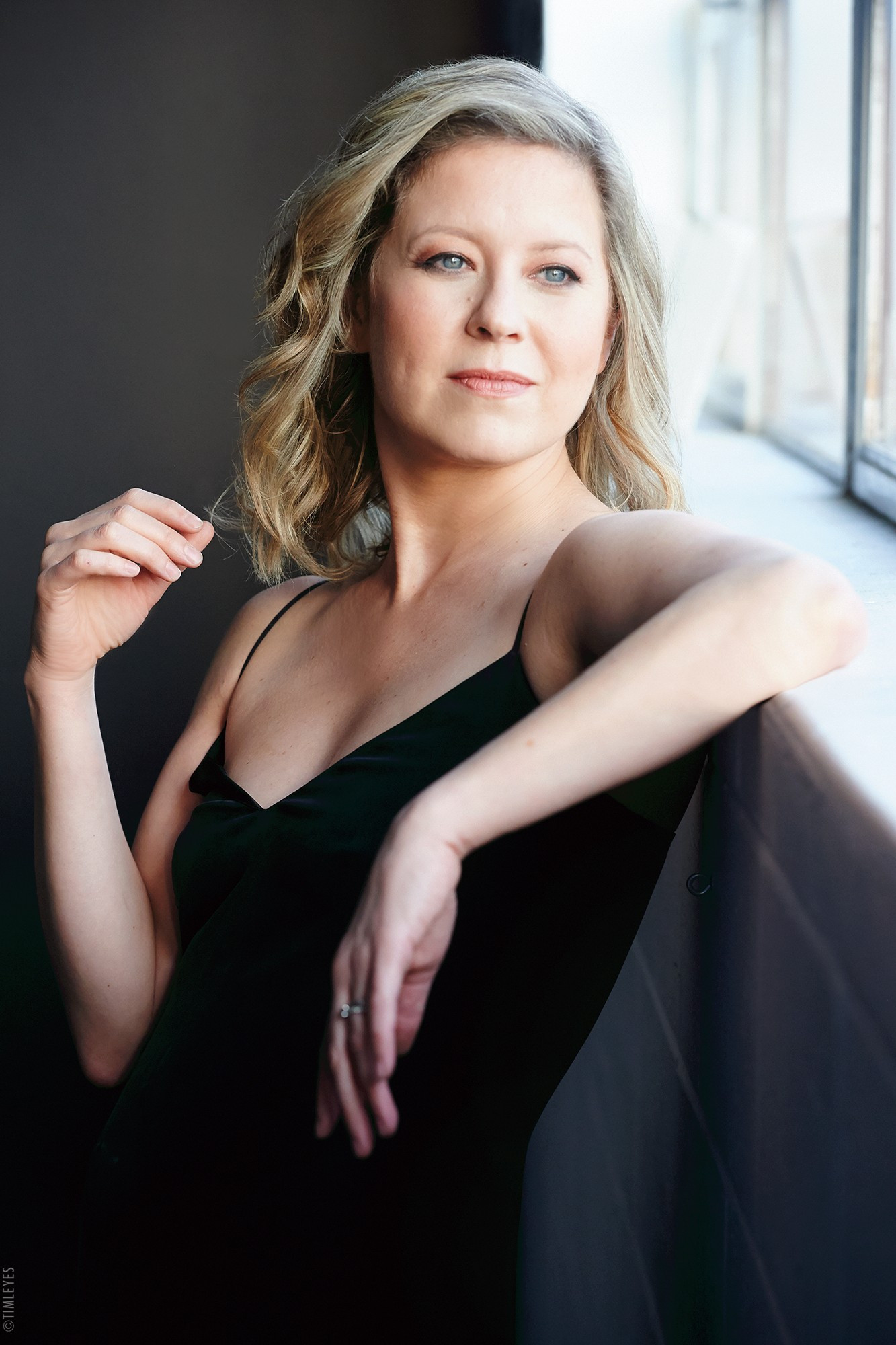 Nicole Underhay backdrop