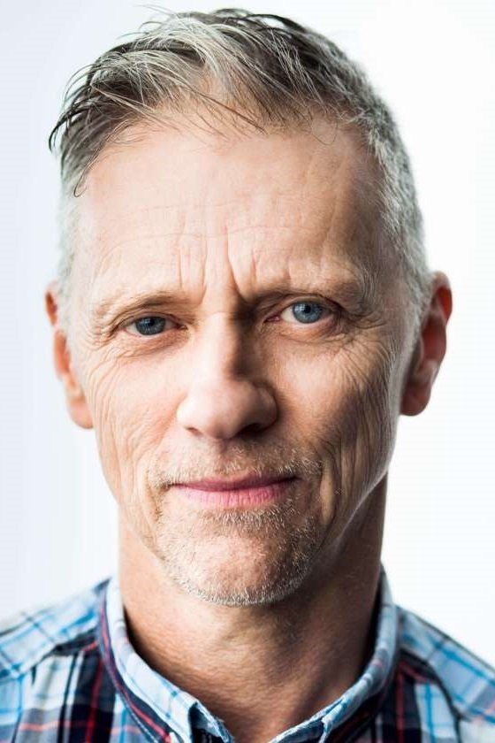 Mark Hennessy backdrop