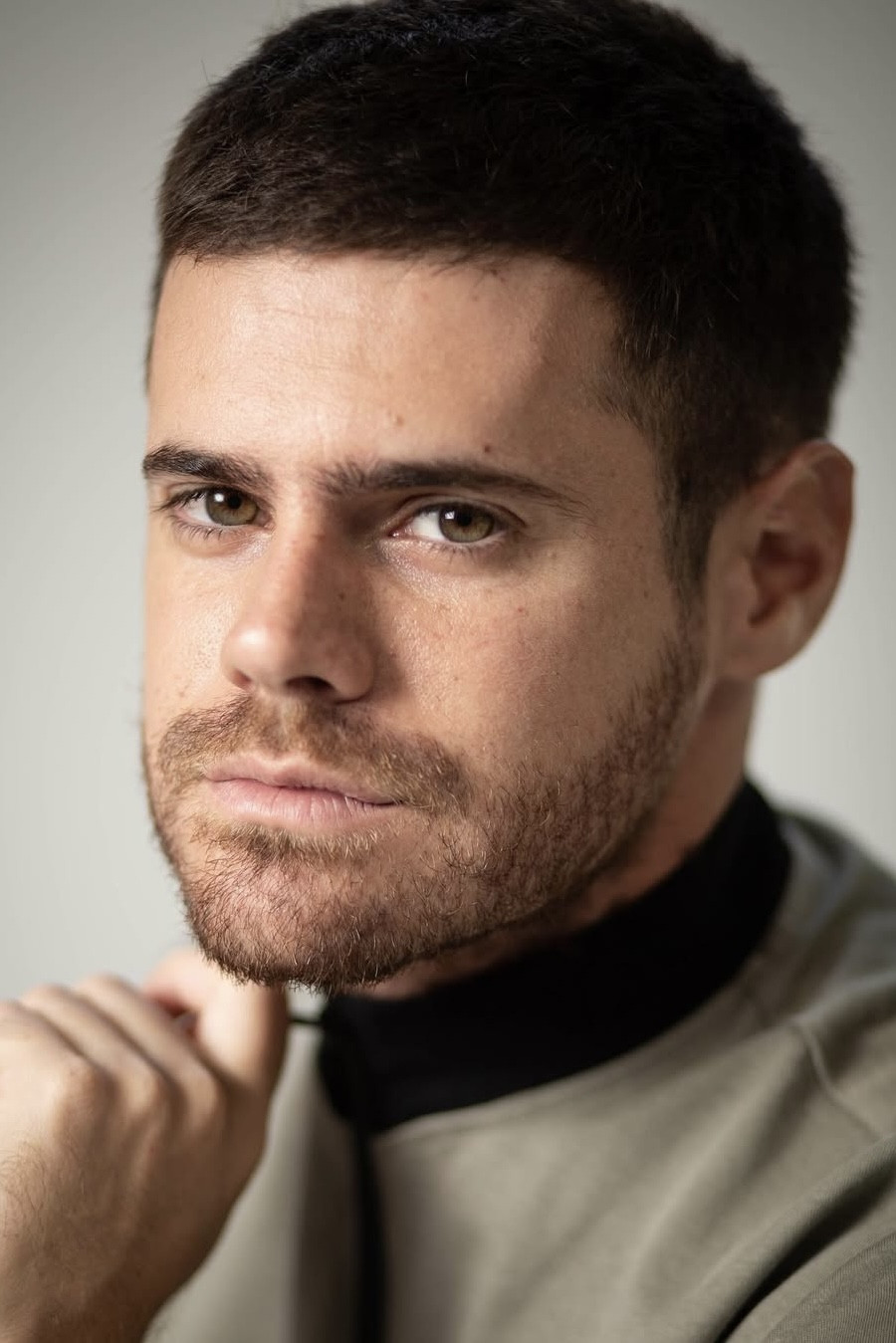 Gastón Soffritti backdrop