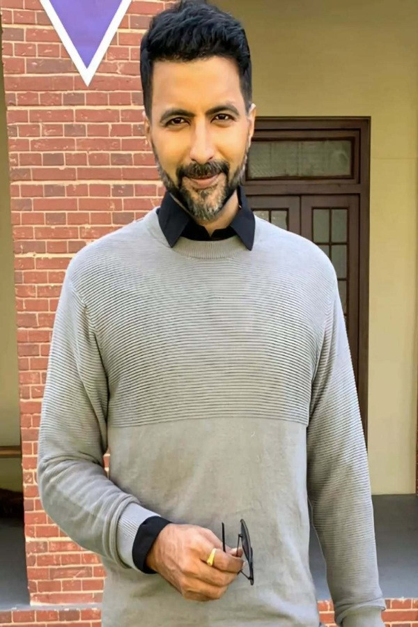 Nikkhil Arya backdrop