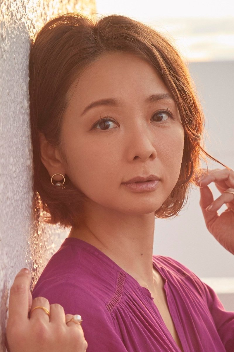 Rumi Shishido backdrop