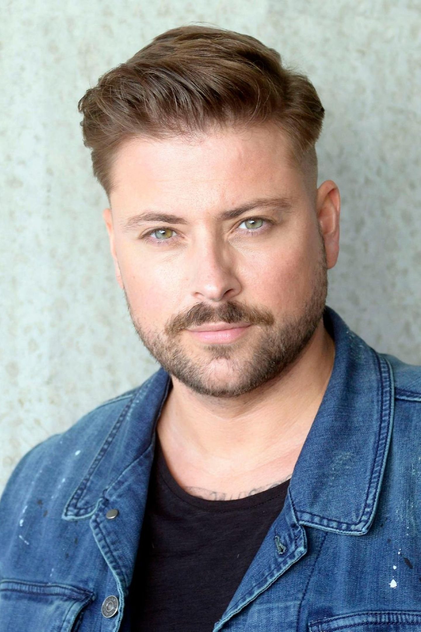 Felix von Jascheroff backdrop