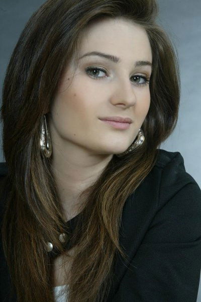 Fortesa Hoti backdrop