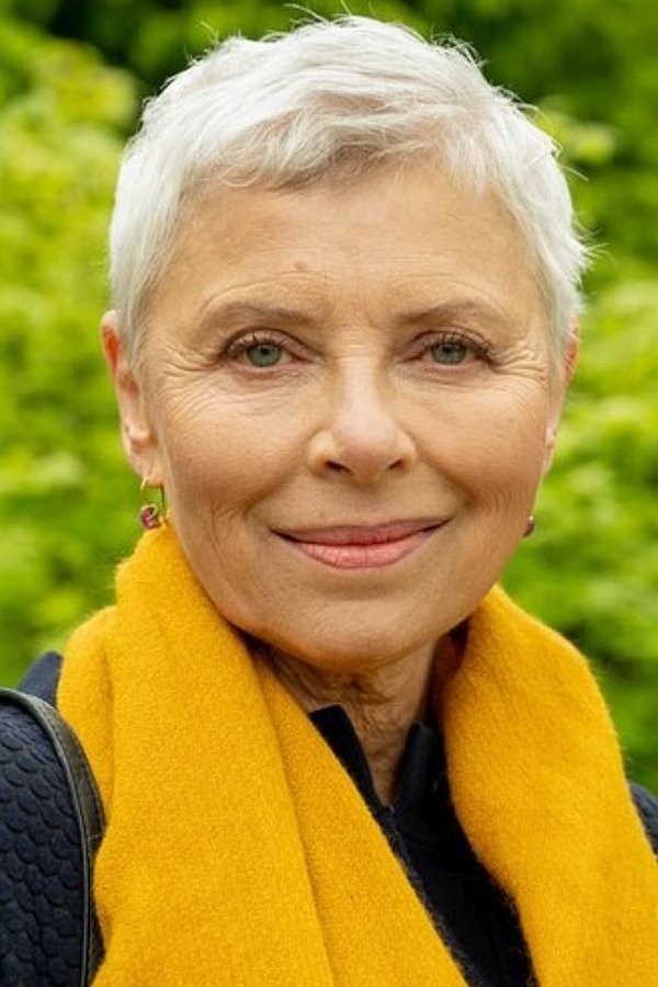 Hanna Bieluszko backdrop