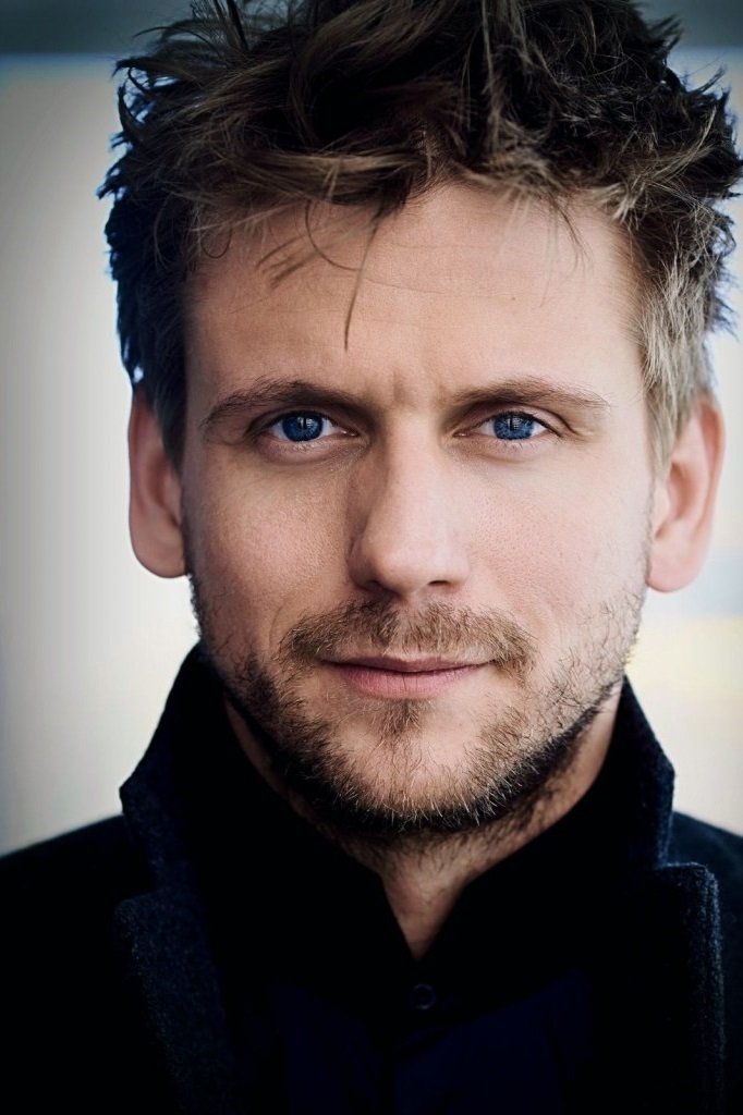 Steve Windolf backdrop