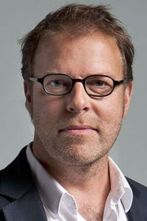 Tom Lenaerts backdrop