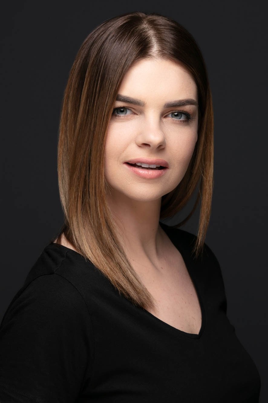 Pelin Karahan backdrop