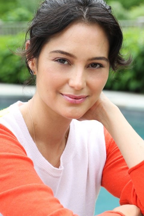 Emma Heming backdrop