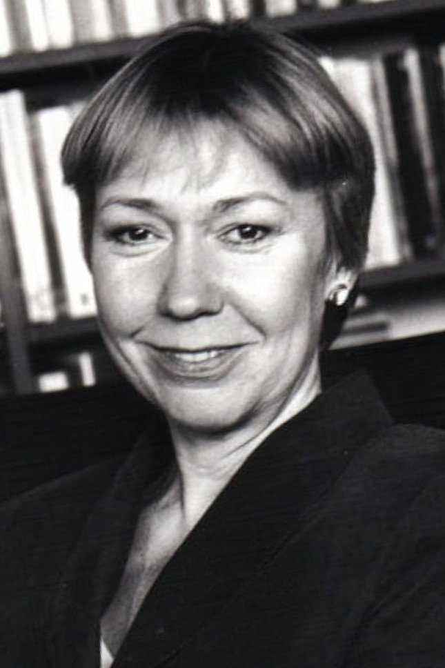 Gabrielle Lloyd → Gabrijel Lloid backdrop