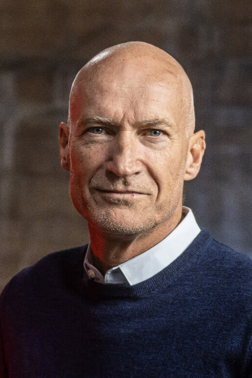 Erik Thorstvedt backdrop