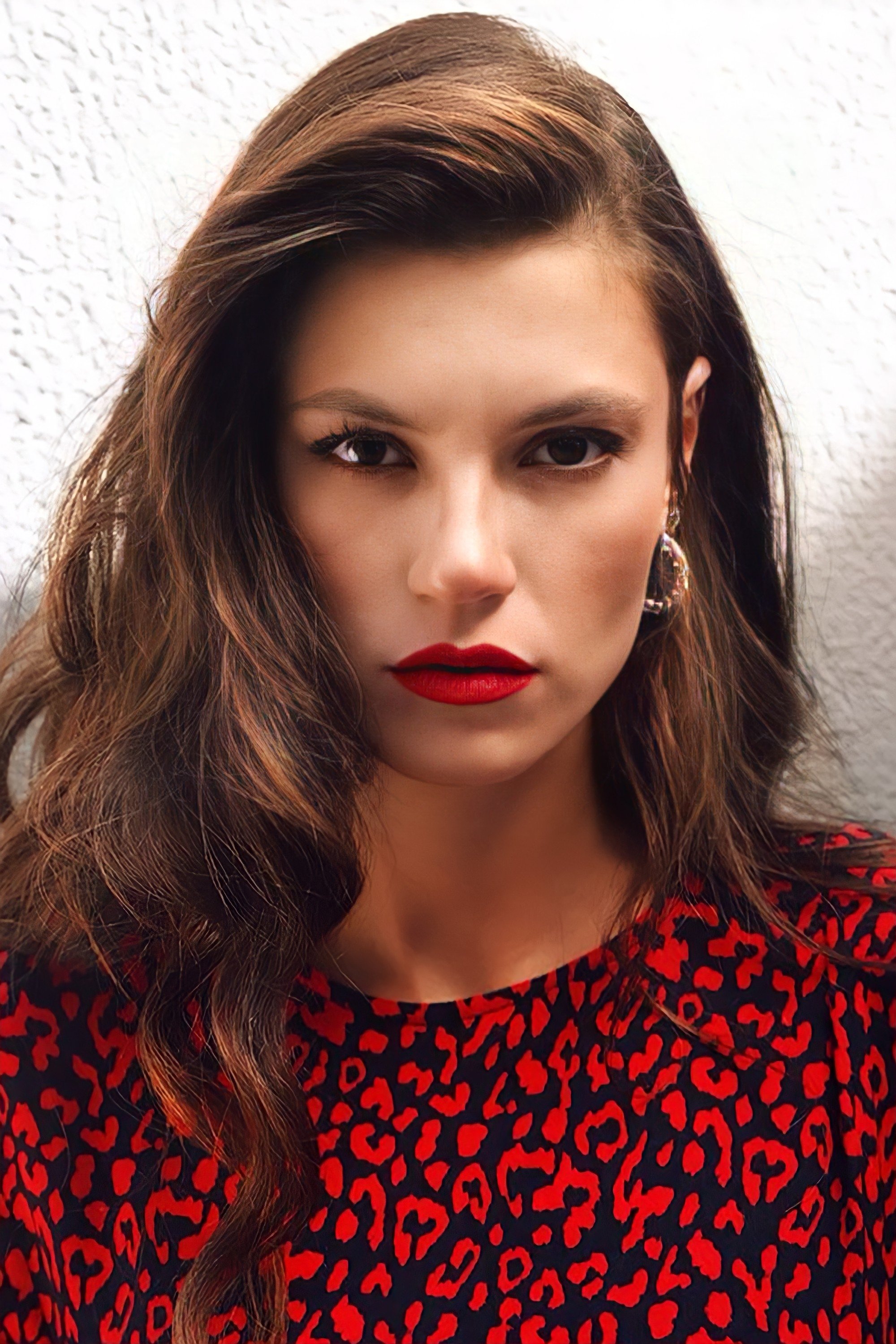 Yüsra Geyik backdrop