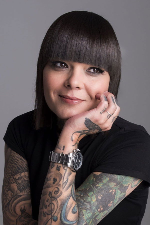 Ibolya Oláh backdrop