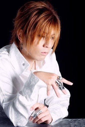 Hideki Ogihara backdrop