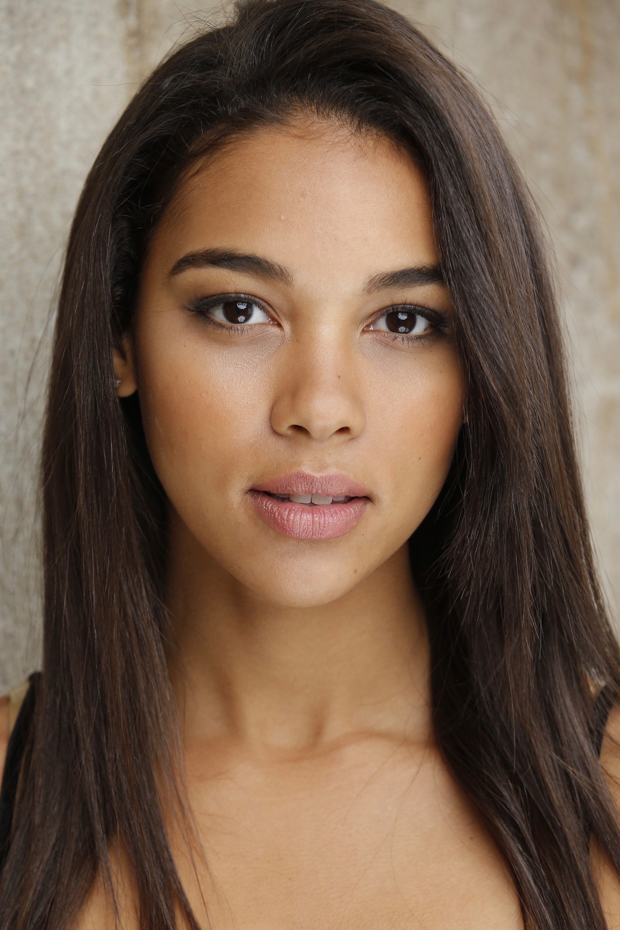 Alexandra Shipp backdrop