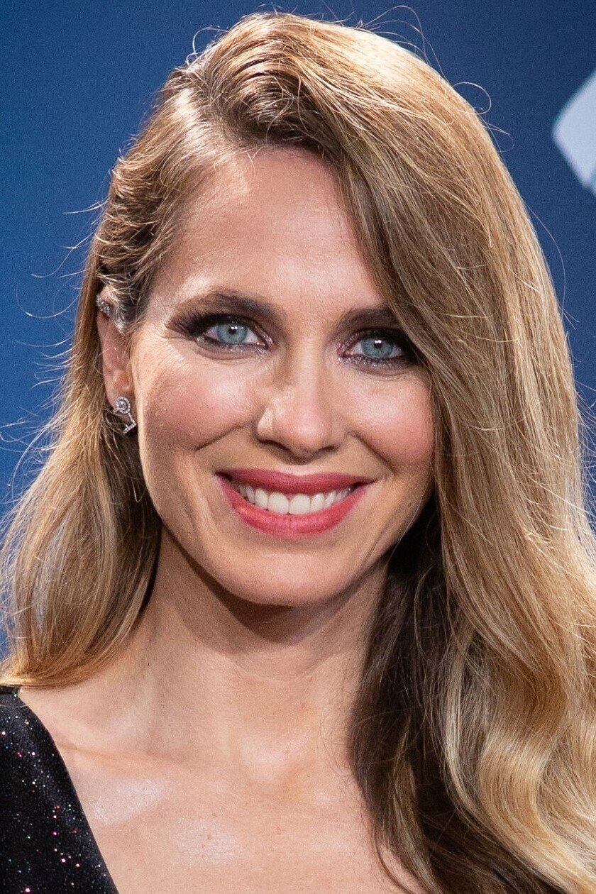 Vanesa Romero backdrop