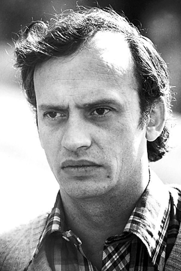 Rajhona Ádám backdrop