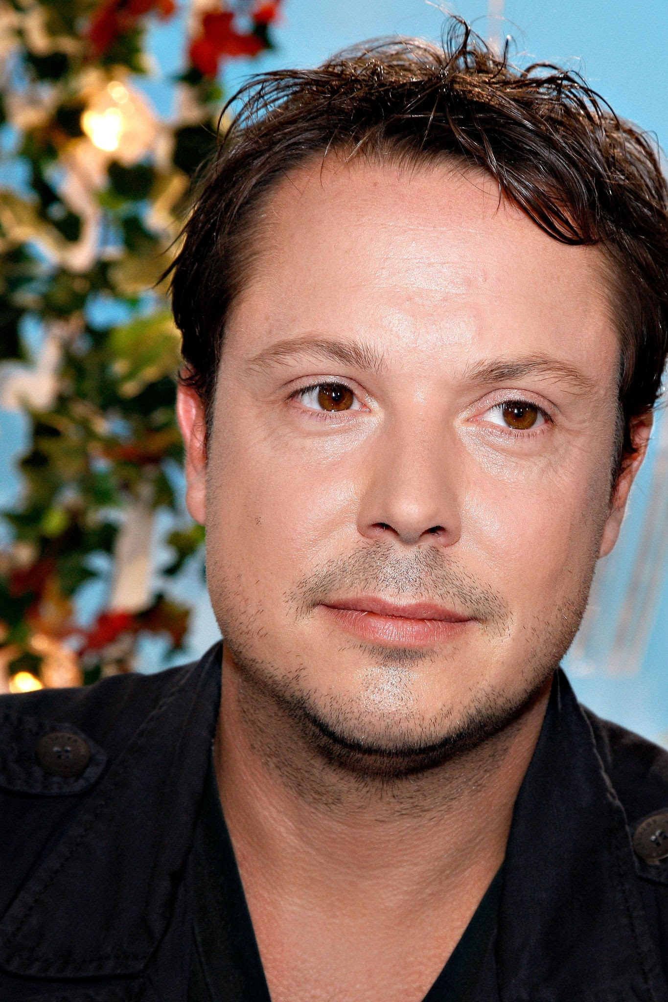 Davy Sardou backdrop