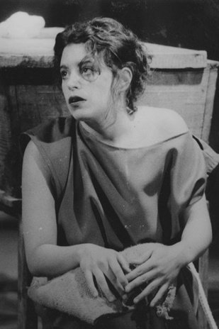 Paola Bechis backdrop