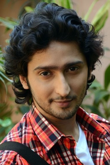 Kunal Karan Kapoor backdrop