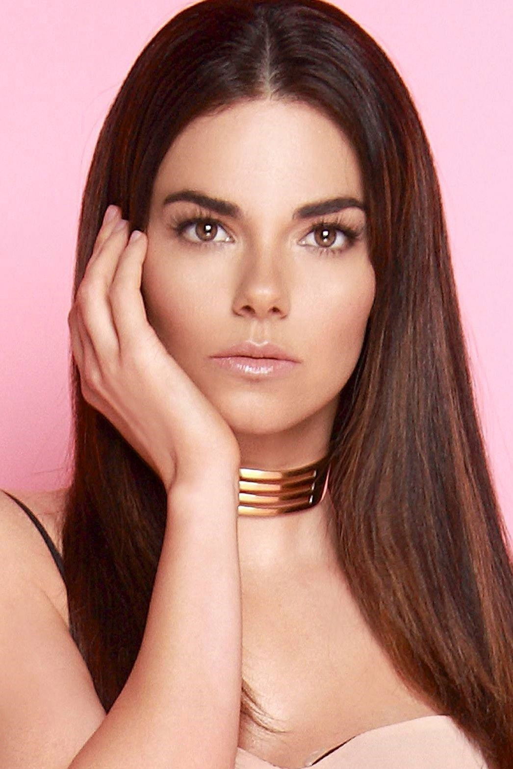 Livia Brito Pestana backdrop