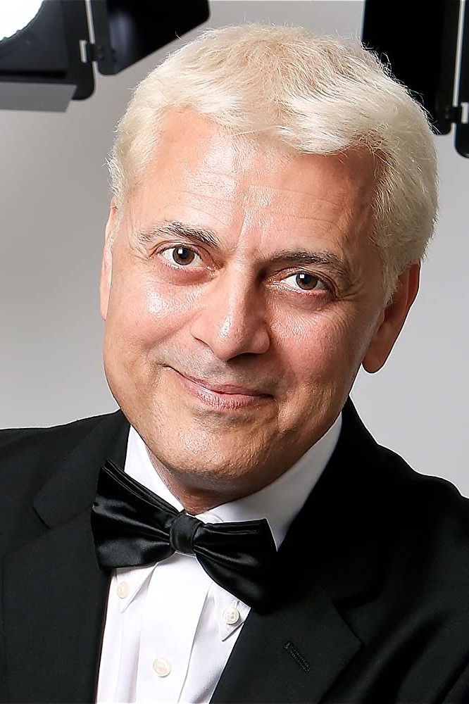 Mahmud Shulizadeh backdrop