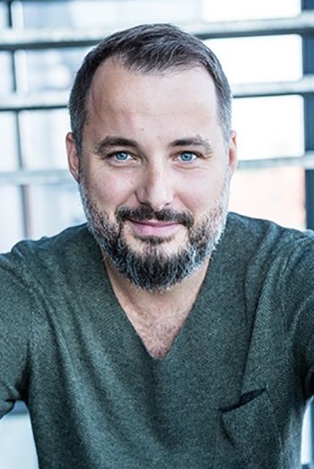 Rafał Kwietniewski backdrop