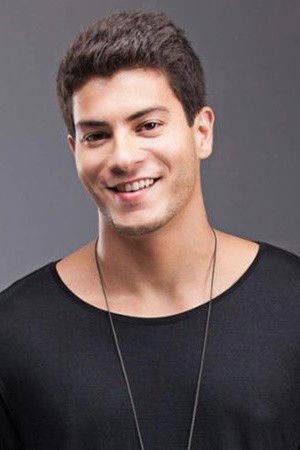 Arthur Aguiar backdrop